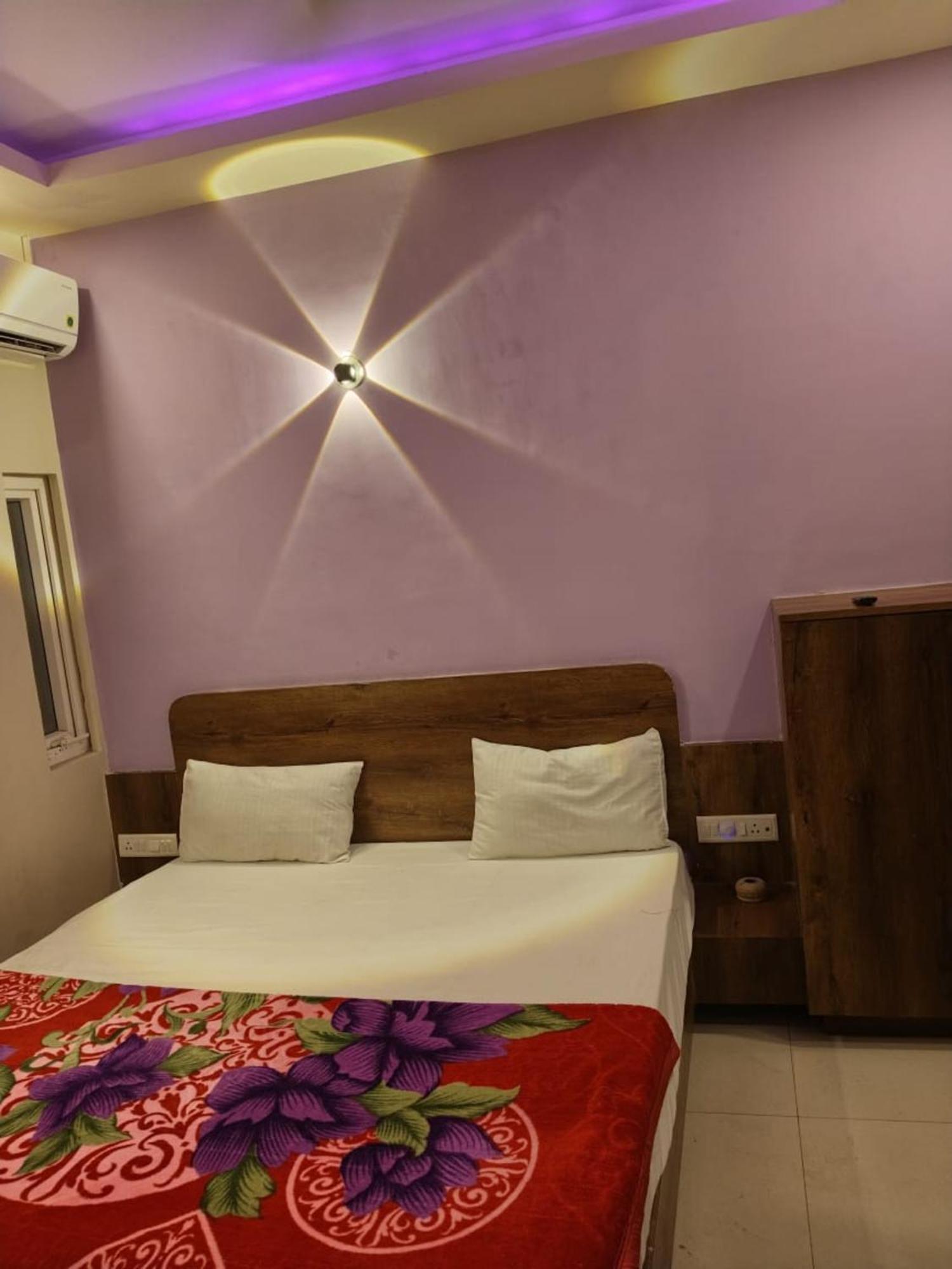 Blue Sagar Official Hotel 3*