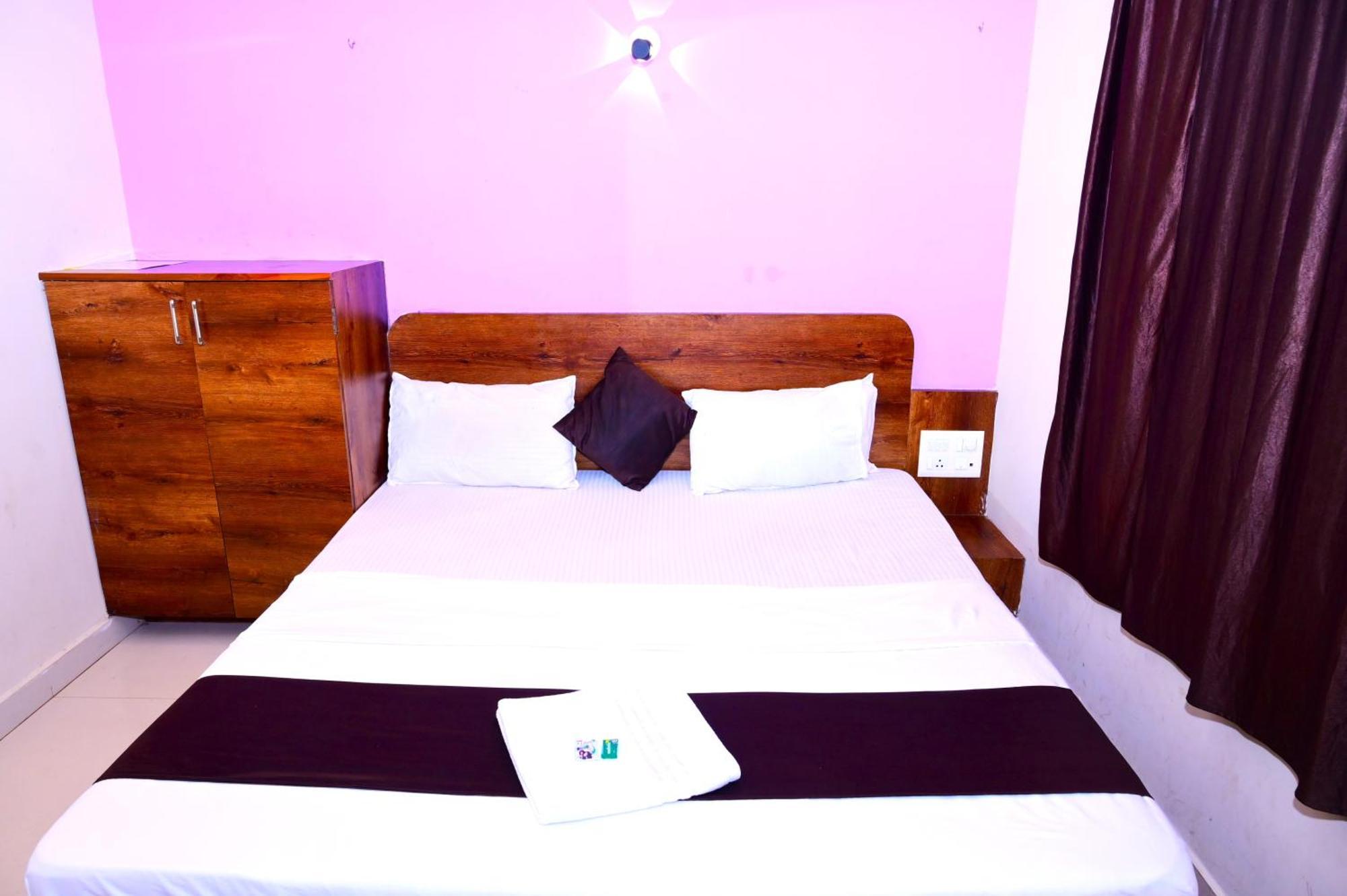 Blue Sagar Official Hotel 3*